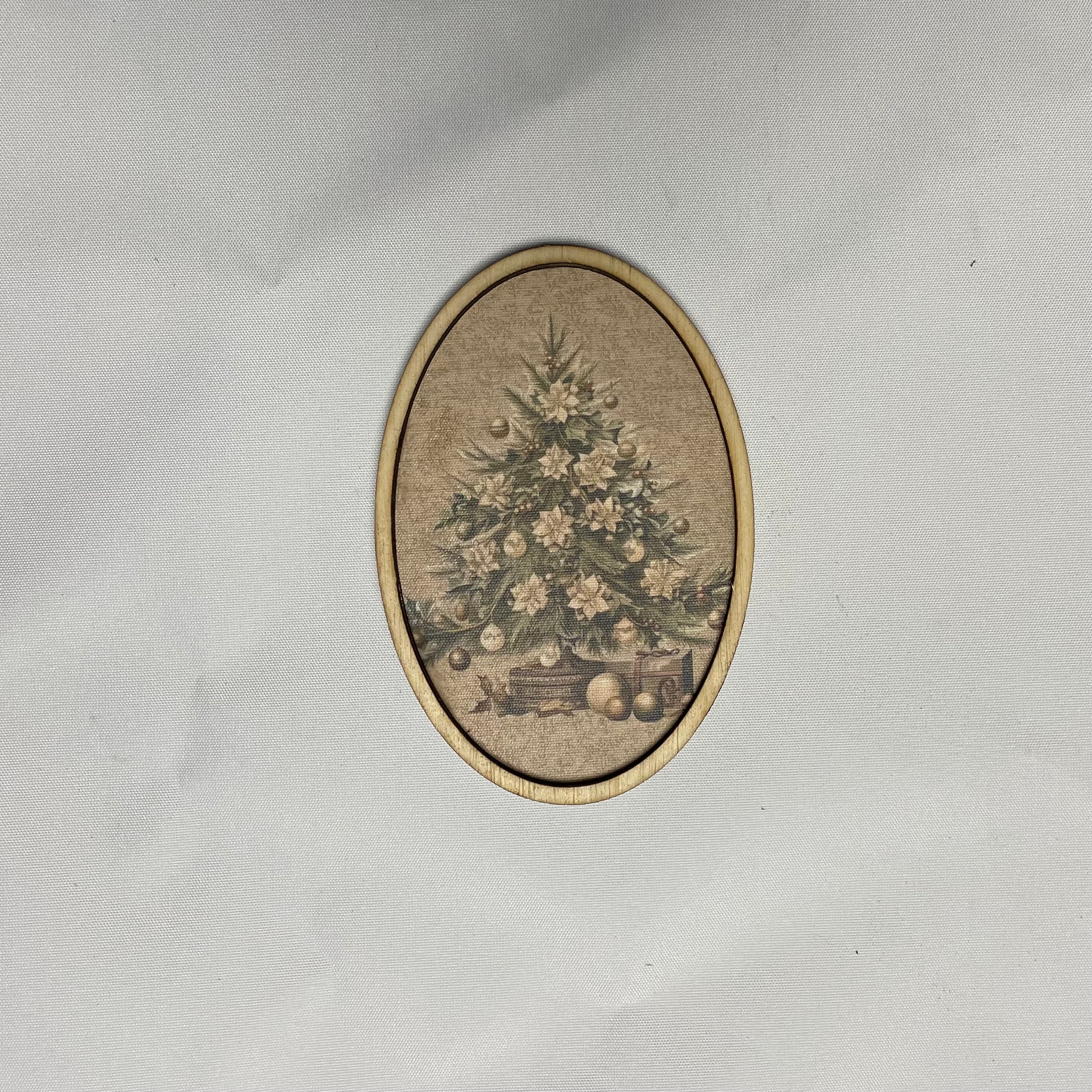 Victorian Christmas Tree Oval Ornament